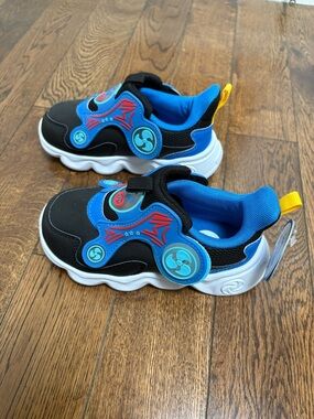 Fun Flash Black, Blue & Yellow Kids Light-Up Sneakers Size 10